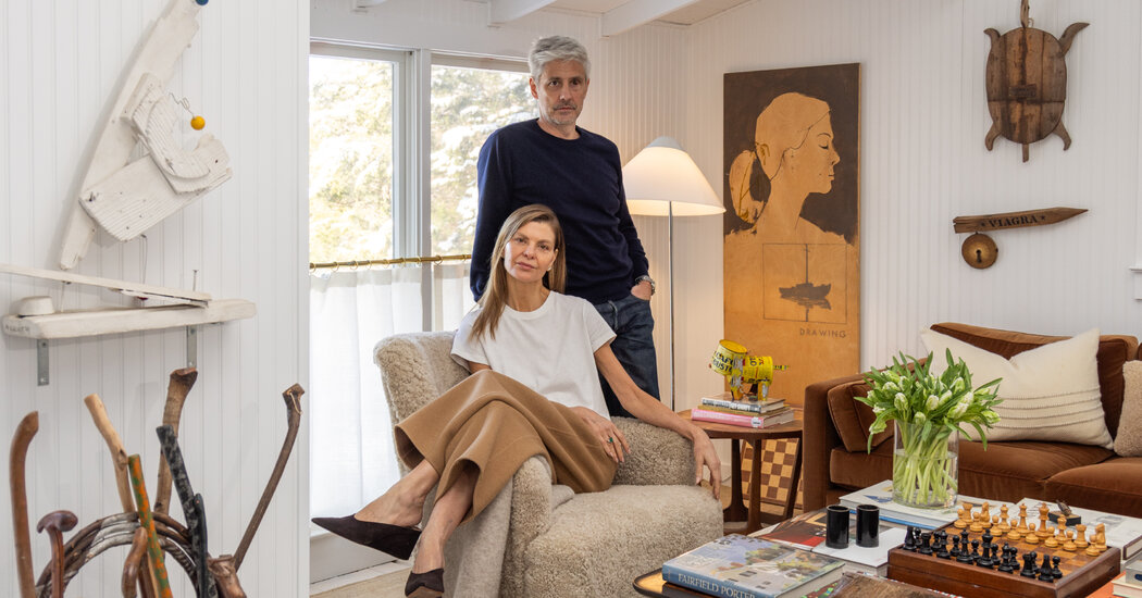 Featured image for Versatile Carriage House Transformed for Work and Leisure