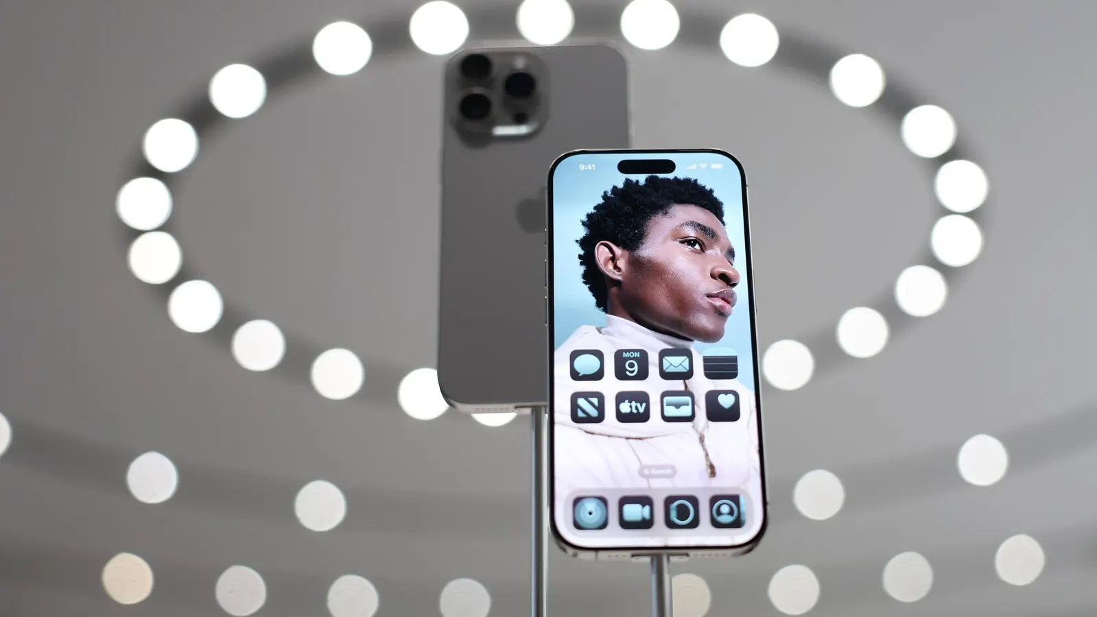 Featured image for iOS 18.2: Essential Update Brings Genmoji, AI, and ChatGPT to iPhones