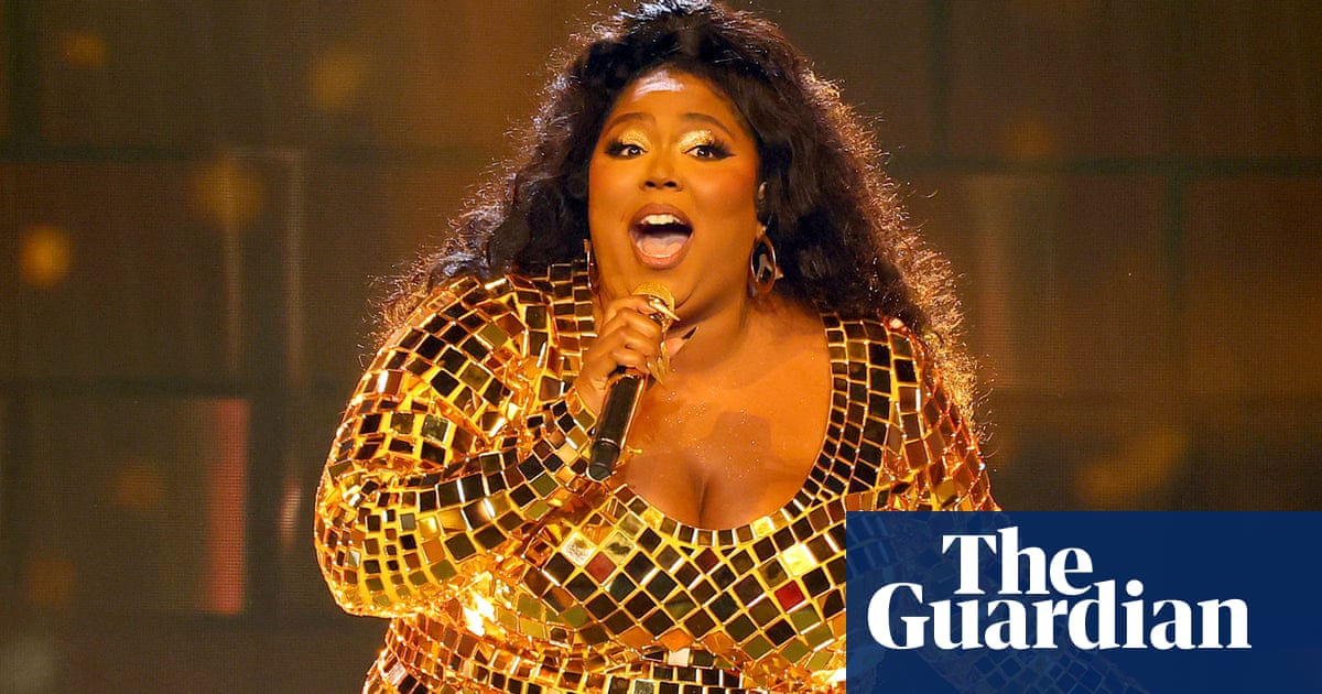 Featured image for Lizzo Fights Back Against Harassment Lawsuit, Seeks Dismissal