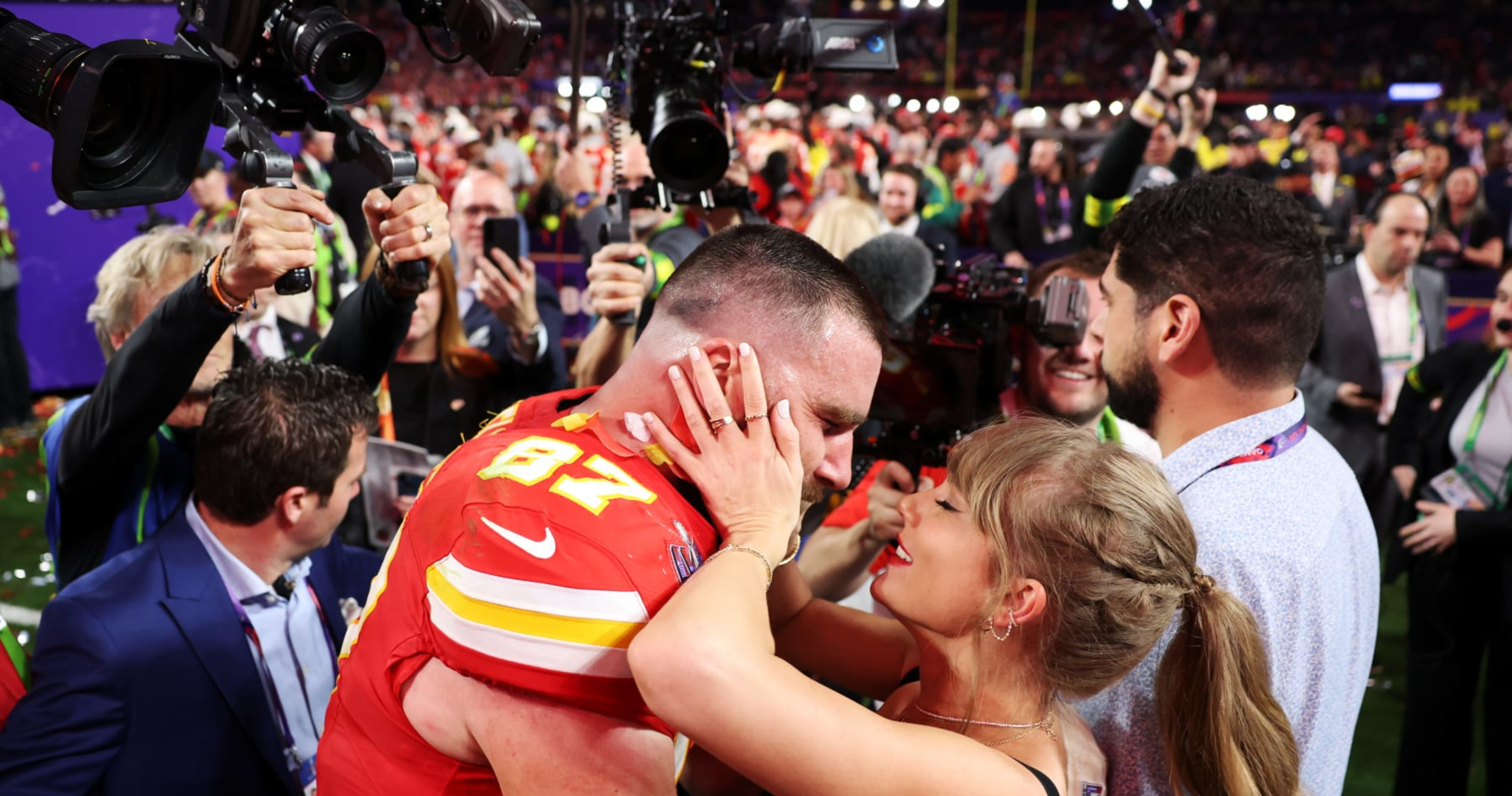 Travis Kelce Reflects on Dating Taylor Swift: "I Don't Know How I Did It"
