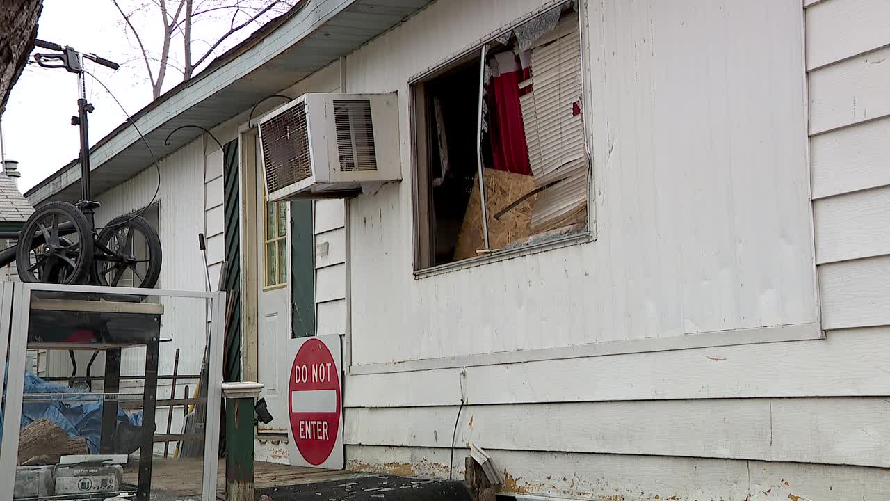 Featured image for "Armed Woman Arrested After Injuring Two Officers in Burnsville Standoff"