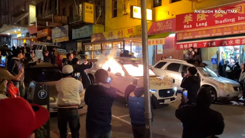 "San Francisco Crowd Destroys Waymo Self-Driving Car in Vandalism Incident"