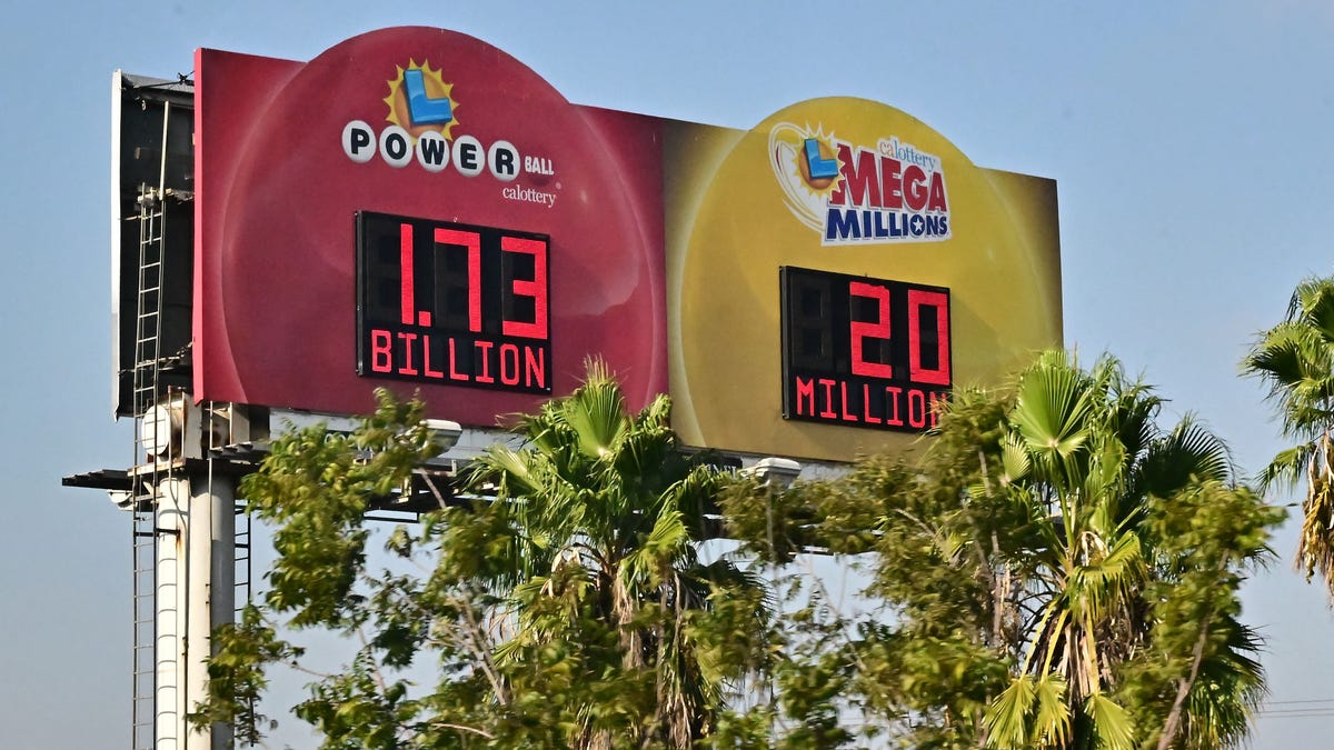 "Powerball Jackpot Reaches $255 Million with Winning Numbers Drawn on 11/15/23"