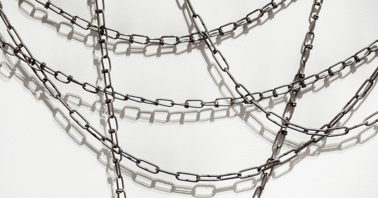 Featured image for Instagram Boosts In-Bio Links to Compete with Linktree