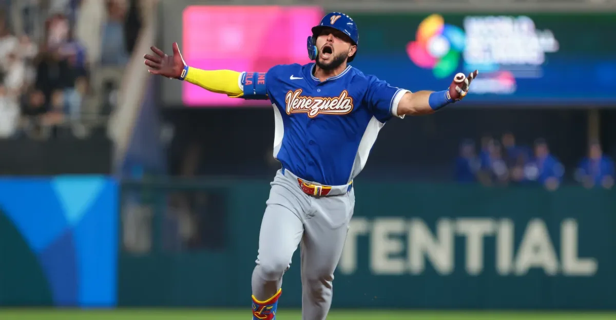 Abreu's clutch three-run blast sends Venezuela into the WBC semifinals