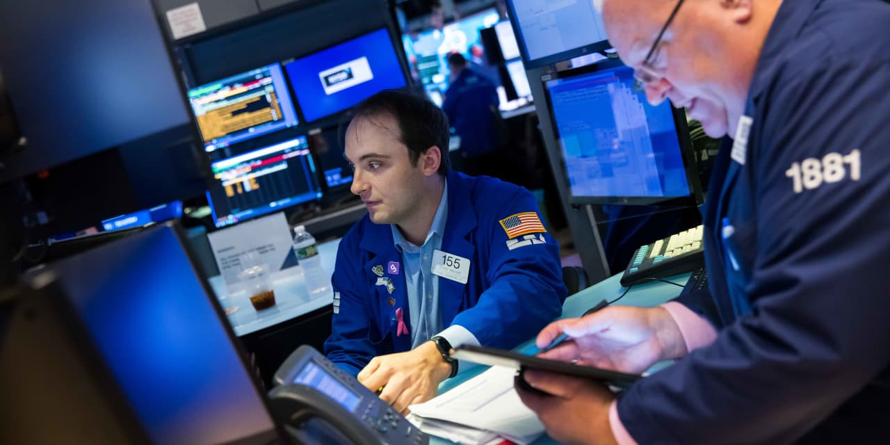 "Key Market Movers: Apple, Tesla, Moderna, and Other Stocks on the Radar"
