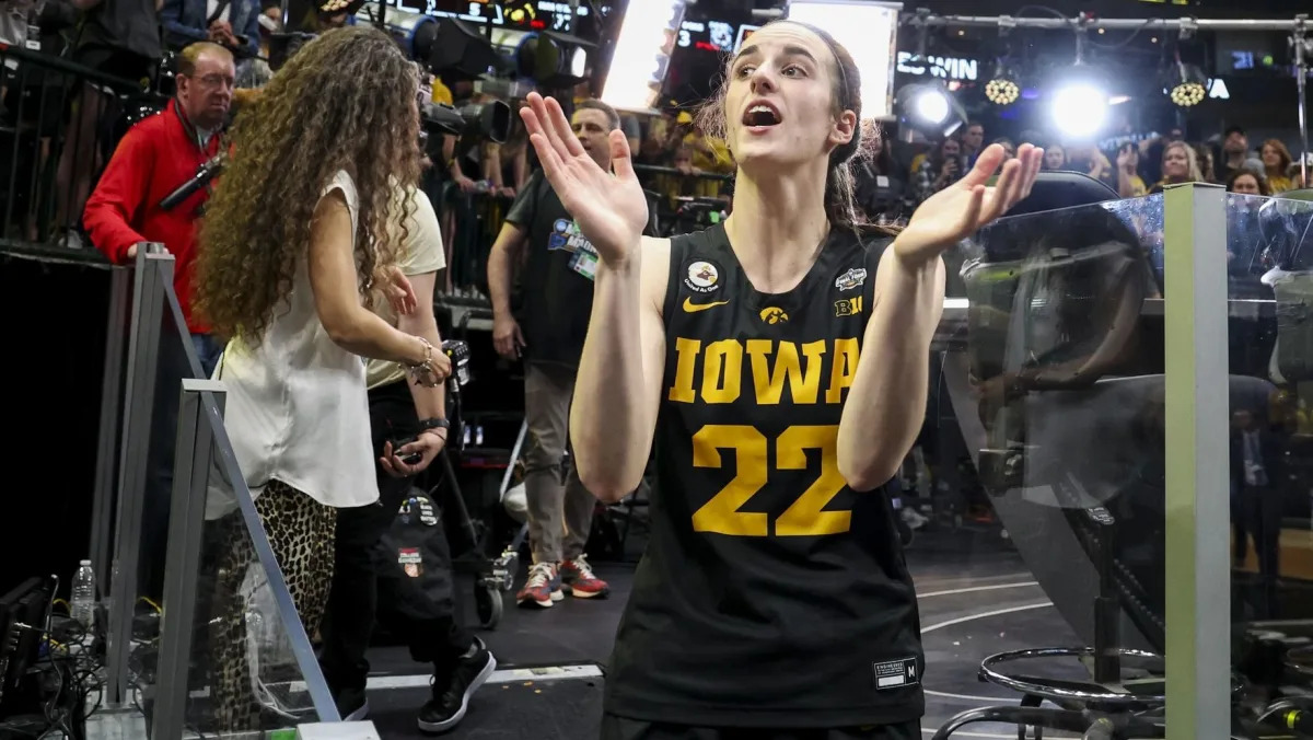 "Caitlin Clark's WNBA Draft Eligibility and Pro Timeline"