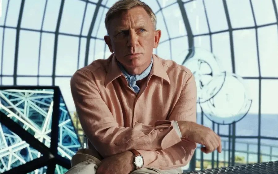 Featured image for "Rian Johnson Reveals 'Knives Out 3: Wake Up Dead Man' for 2025 Release"