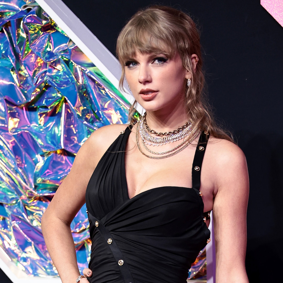 Taylor Swift Dominates the 2023 MTV VMAs with Denim Dreams, Sledgehammers, and Fangirling