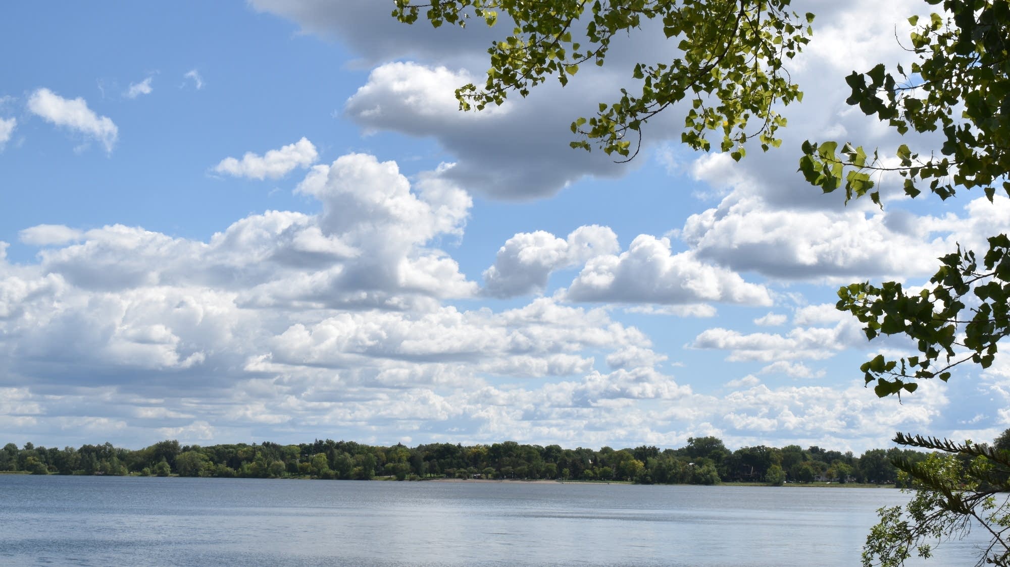 Weekend Forecast: Storms Tonight, Pleasant Weather Ahead