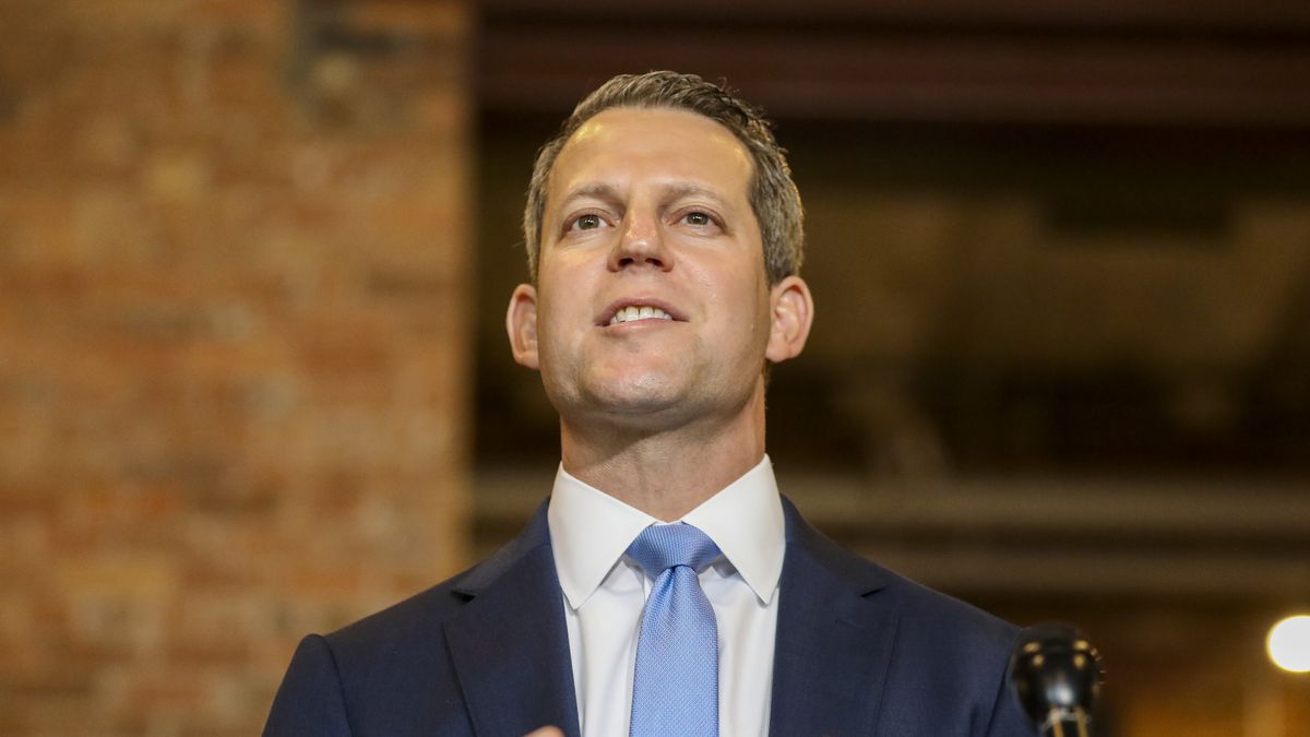 Featured image for "Appeals Court Ruling Favors Suspended Florida Prosecutor in Battle Against DeSantis"