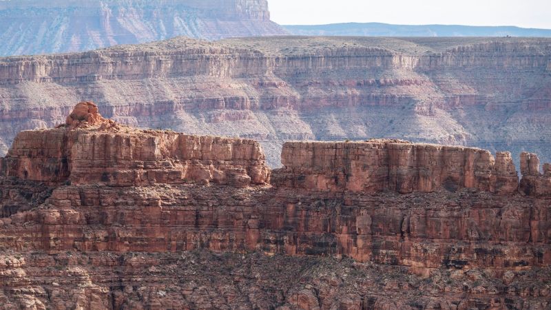 Tragic Bus Rollover at Grand Canyon Claims 1 Life and Injures Dozens