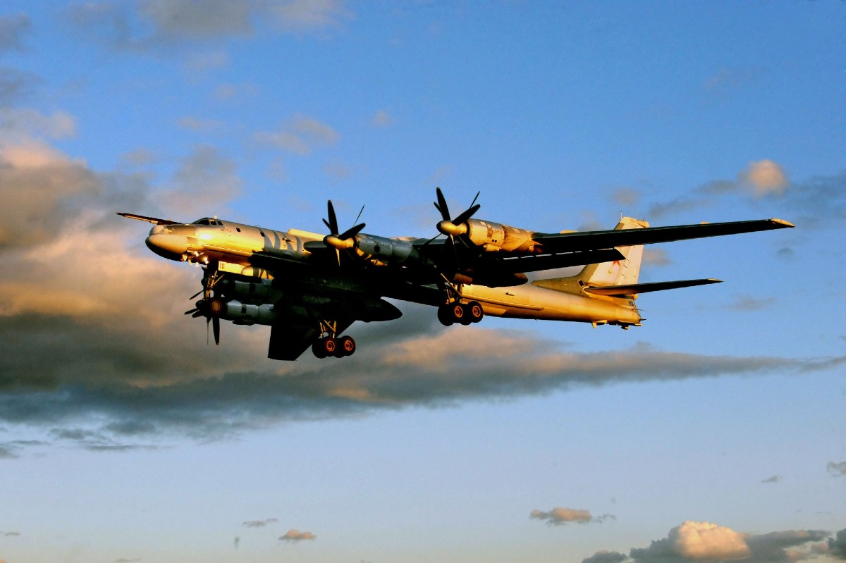 Russian Tu-95 Bomber Pilot Shot Dead in Ukraine: Military Intelligence Reports