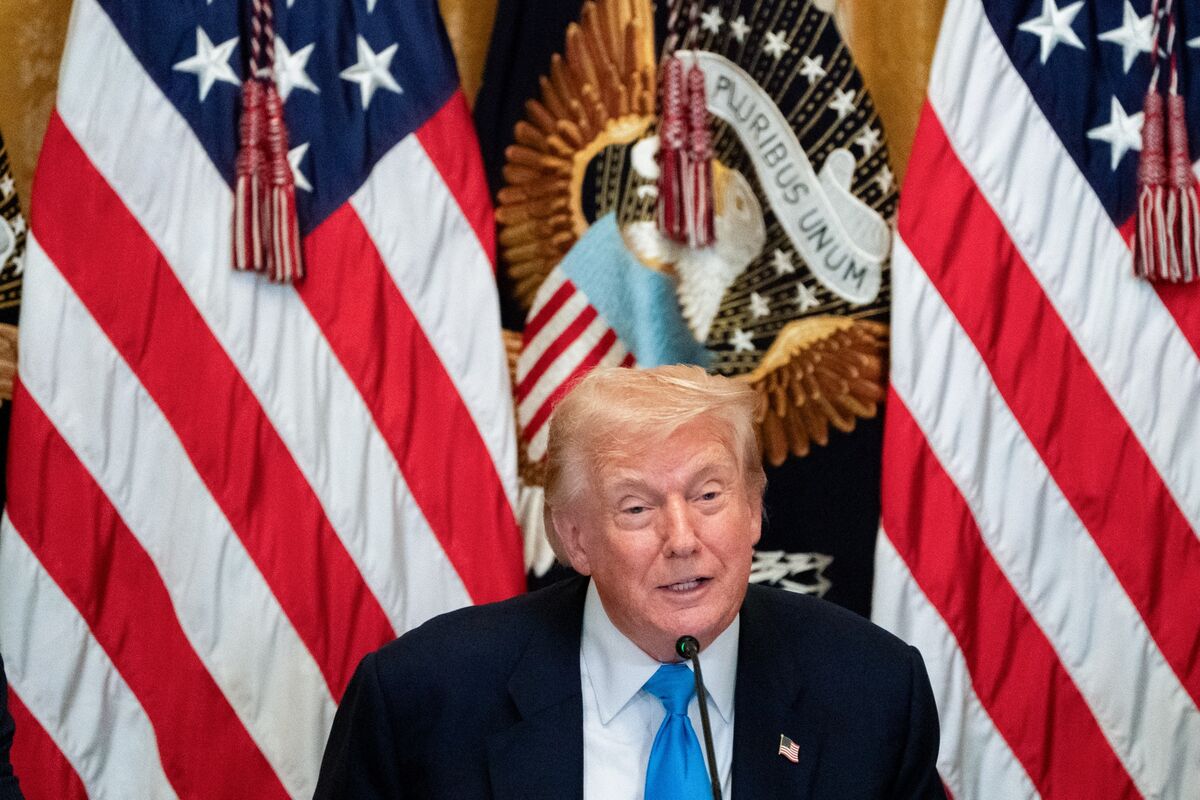 Trump Criticizes Fed and Powell Over Rate Decisions