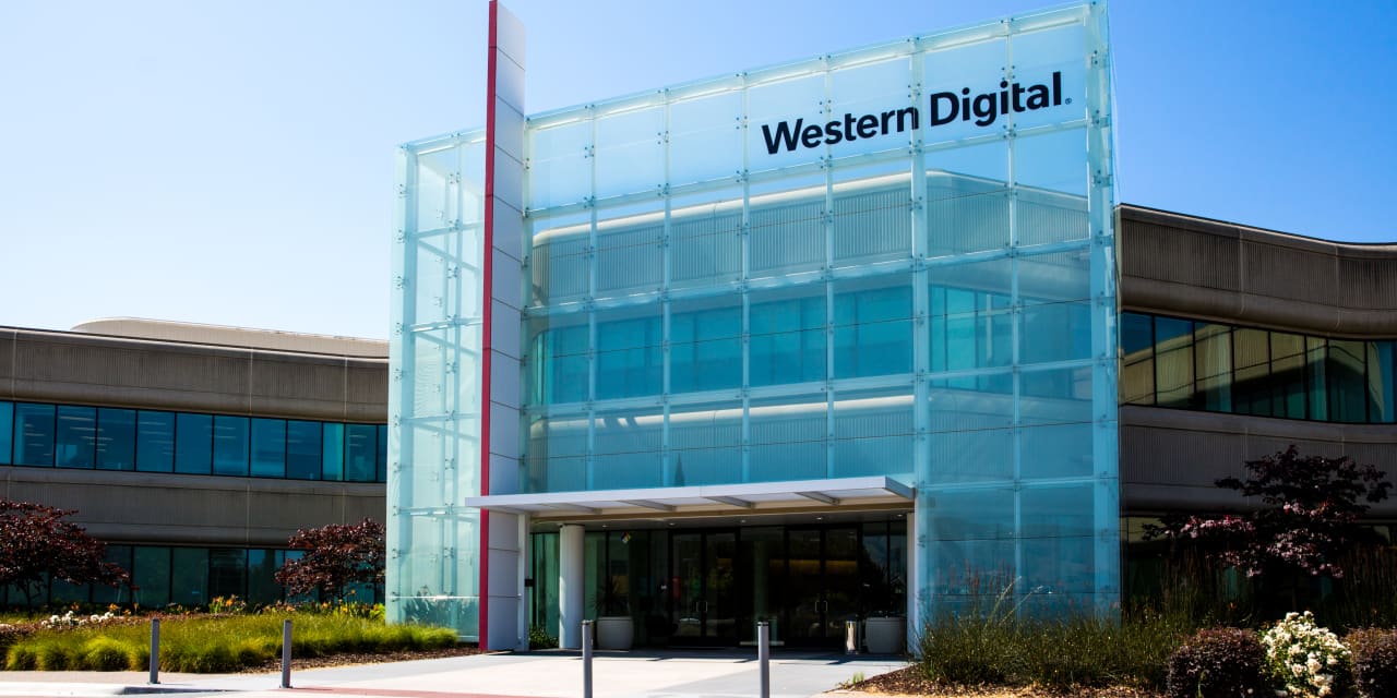 Western Digital Stock Soars on Strong Demand and Flash-Memory Merger Prospects