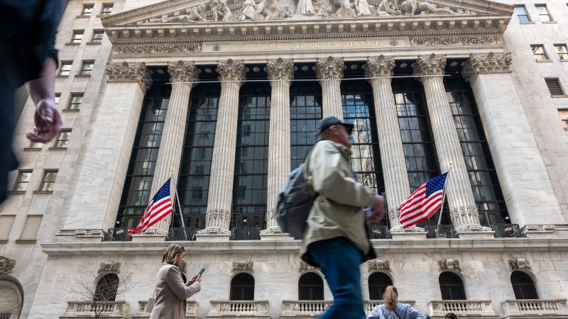 Dow Drops 600 Points Amid Market Uncertainty Over Fed Rate Cuts