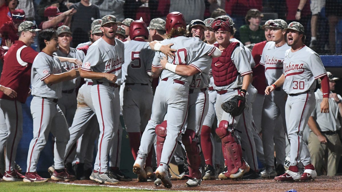 Featured image for Alabama defeats Auburn in SEC baseball tournament, keeps run alive.