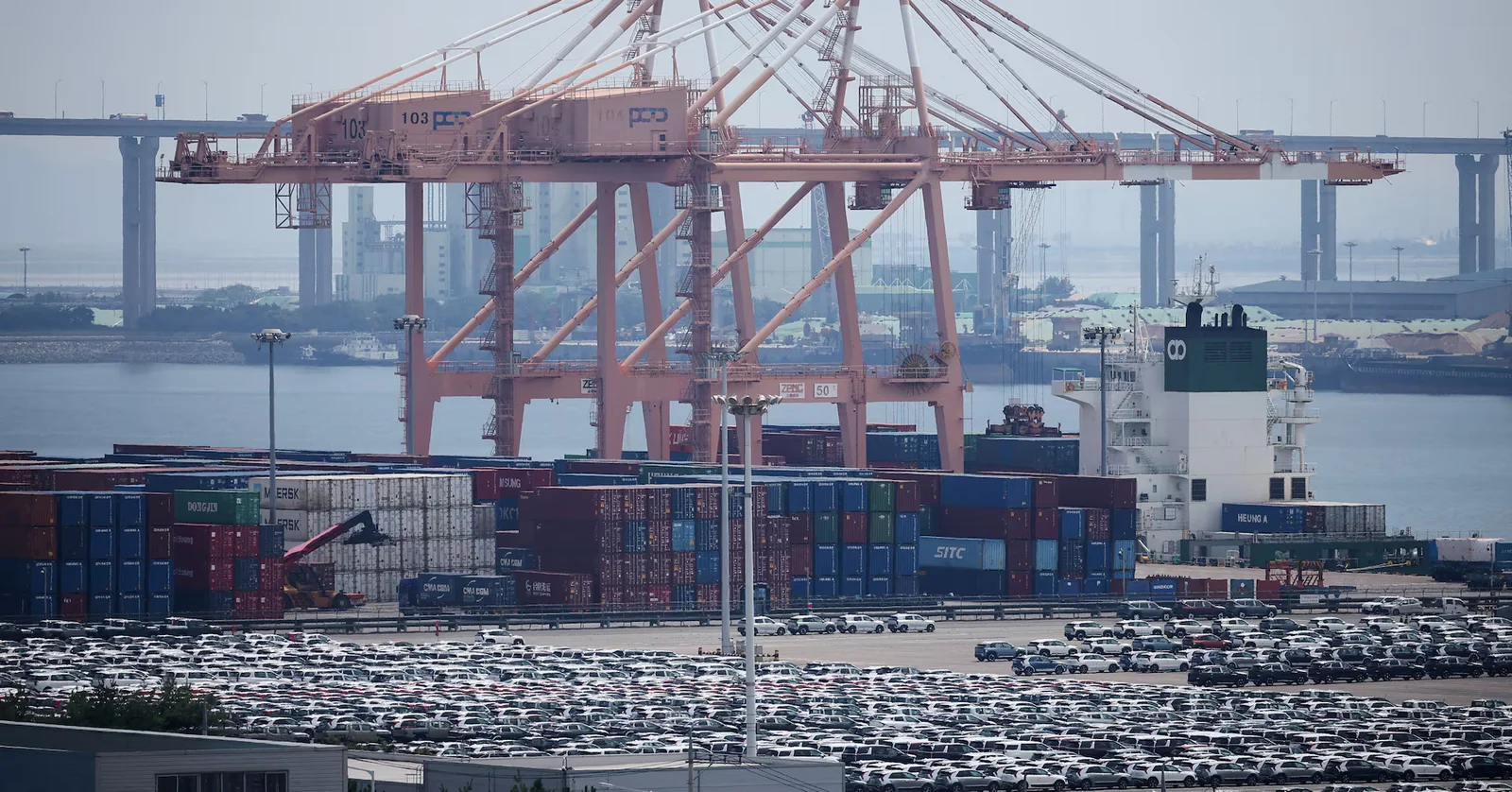 Trump hikes tariffs on South Korean goods to 25%