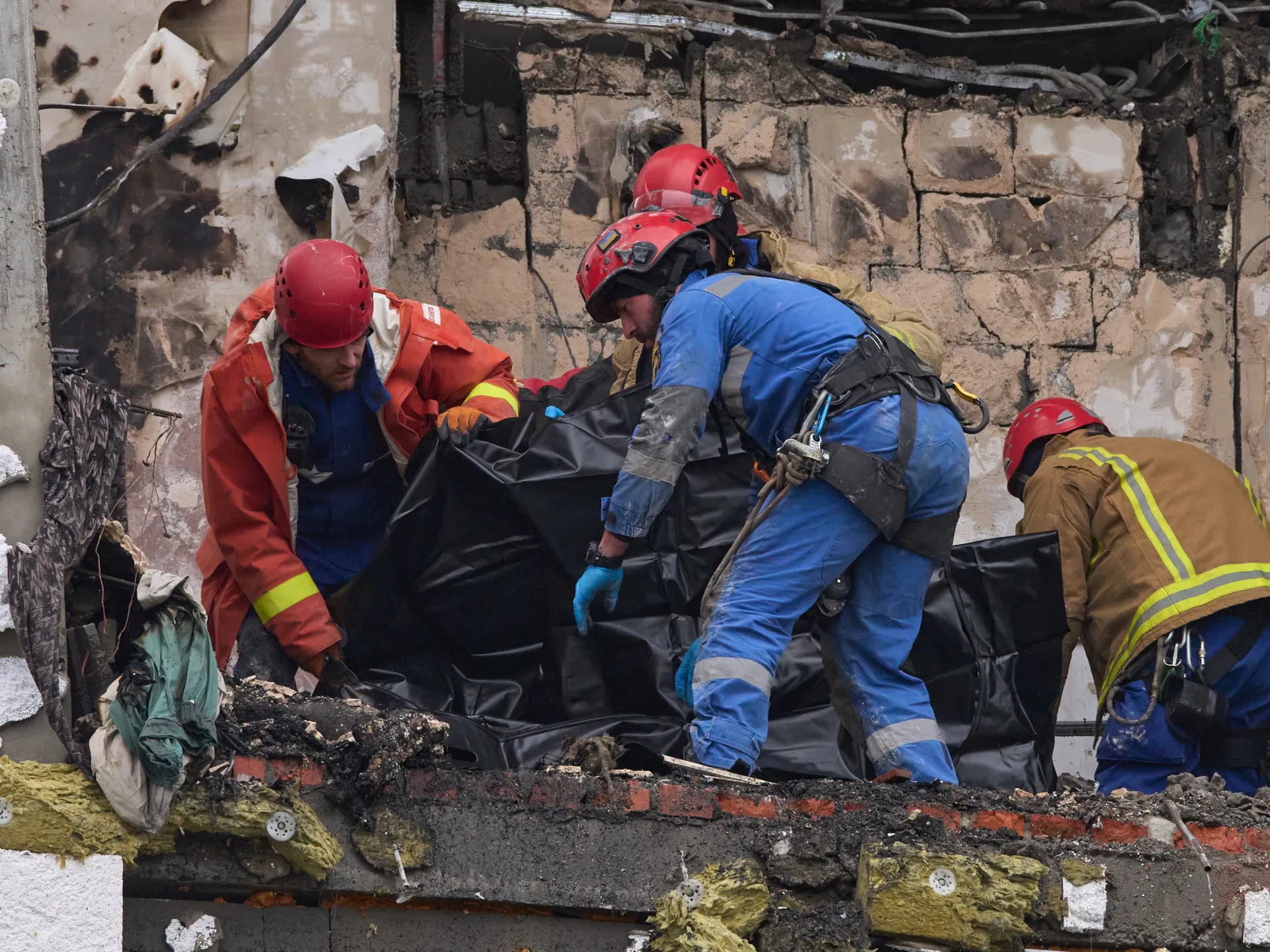 Featured image for Russia Launches Heavy Attacks on Kyiv Before Trump-Zelensky Talks