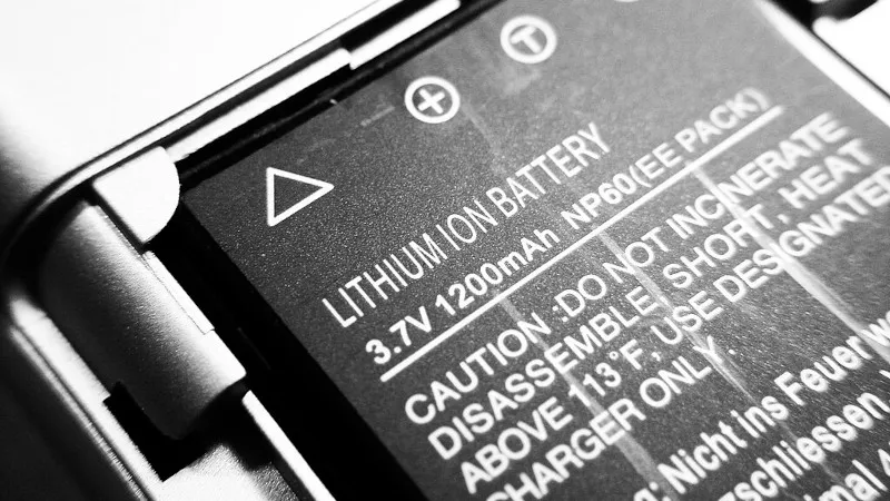 Featured image for EU Passes Law Mandating Replaceable Phone Batteries