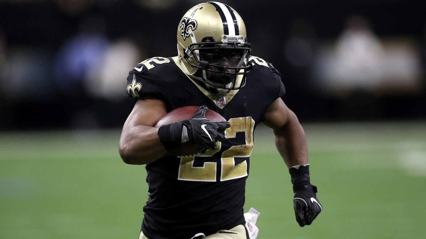 Mark Ingram transitions from the field to the TV studio as a college football analyst