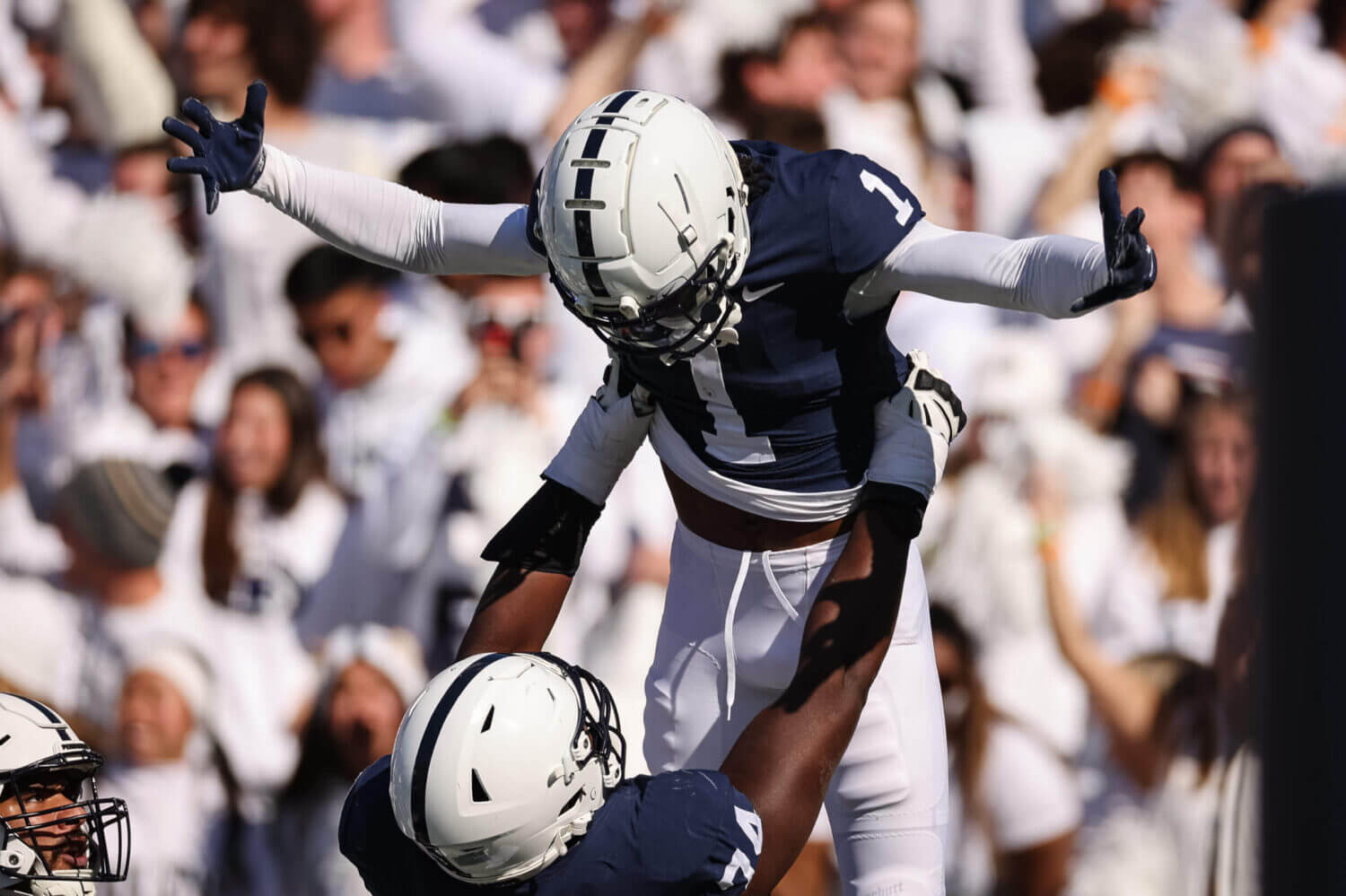 "Top College Football Transfer Portal Players to Watch in 2024"