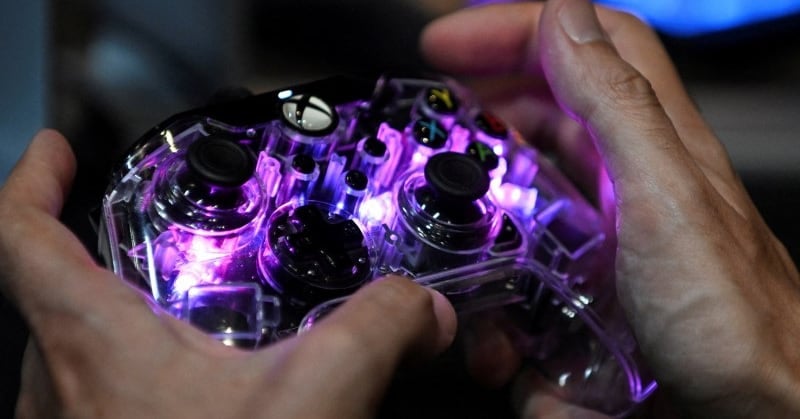 Featured image for "2023 Gaming Report: Older Titles Dominate Playtime Despite Slower Growth"