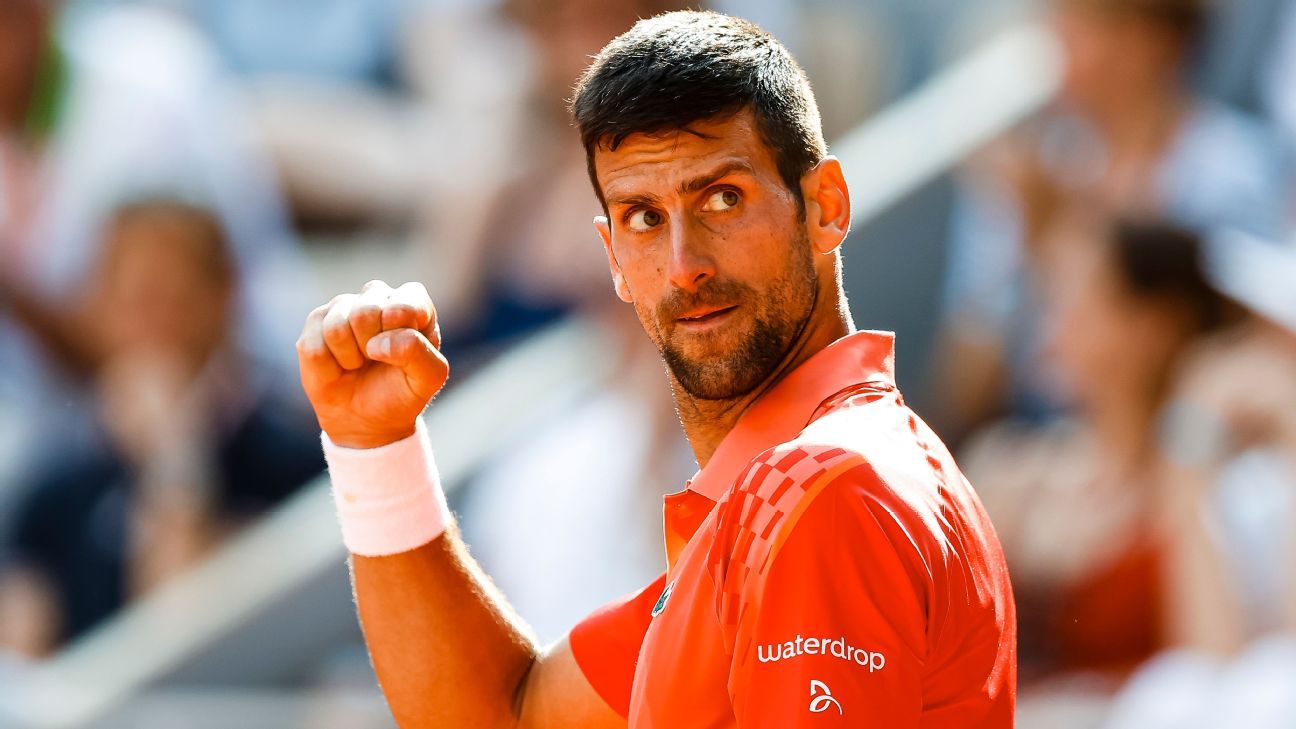 Featured image for "Iga Swiatek and Karolina Muchova to face off in French Open women's final"