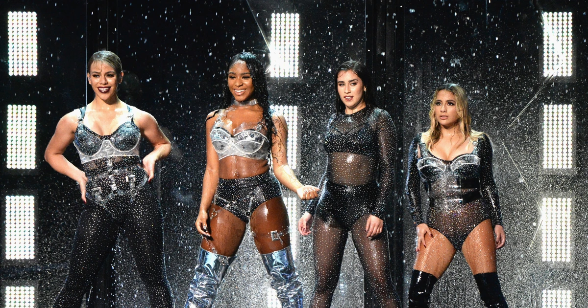 Featured image for Fifth Harmony Reunites at Jonas Brothers Concert After Seven Years