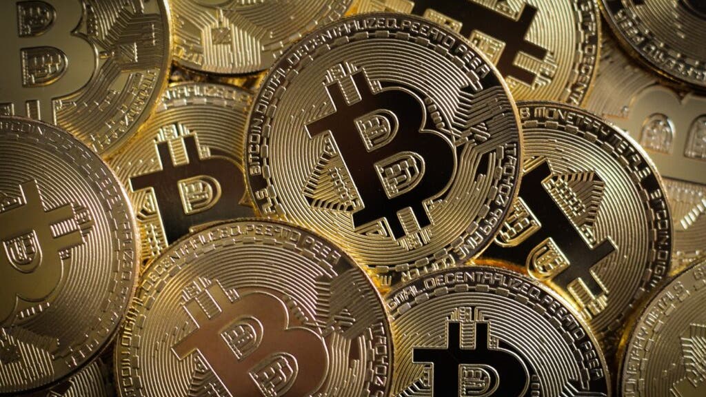 Featured image for MicroStrategy's Bitcoin Investment Soars to $11 Billion, Stock Deemed a 'Buy'