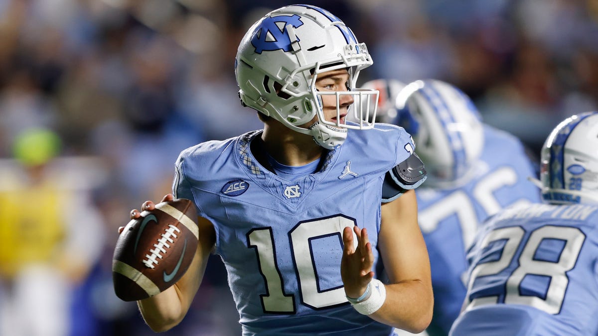 "2024 NFL Mock Draft: QBs Dominate Top Picks, Eagles Set to Pick at No. 22"