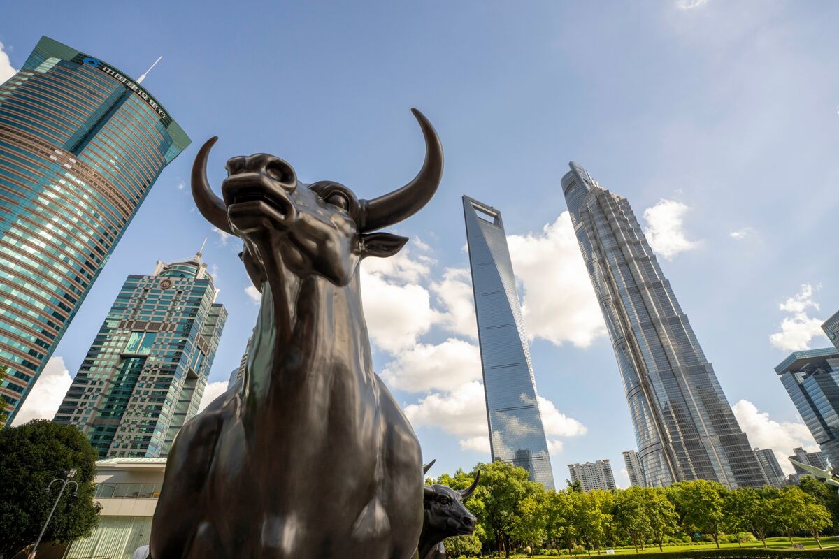 Asian Shares and US Tech Stocks Decline Amid Market Volatility