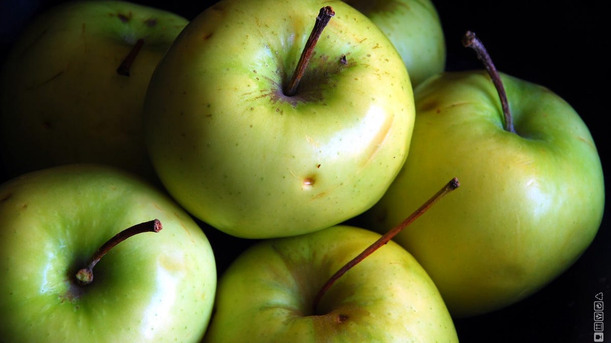 Featured image for "Comparing Apple Varieties: Which Offers the Best Health Benefits?"