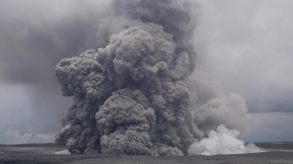 Featured image for "Scientists Uncover 'Stomp-Rocket' Mechanism Behind Kīlauea Eruptions"