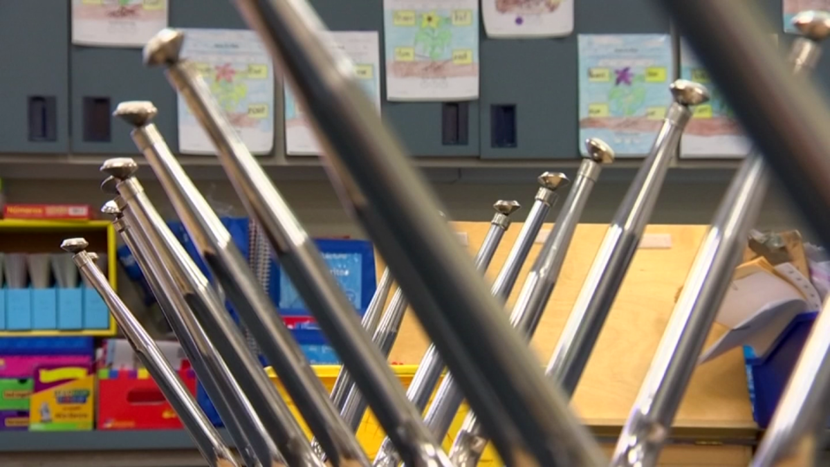 Illinois Implements Full-Day Kindergarten Statewide, Aids Grandparents