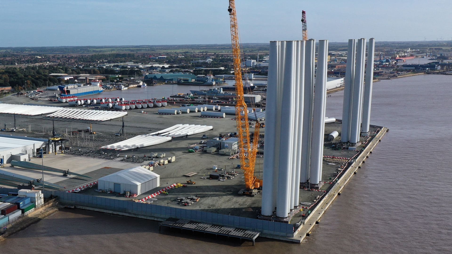 Featured image for Siemens Energy CEO admits rushing new products led to $2.4 billion wind turbine setback