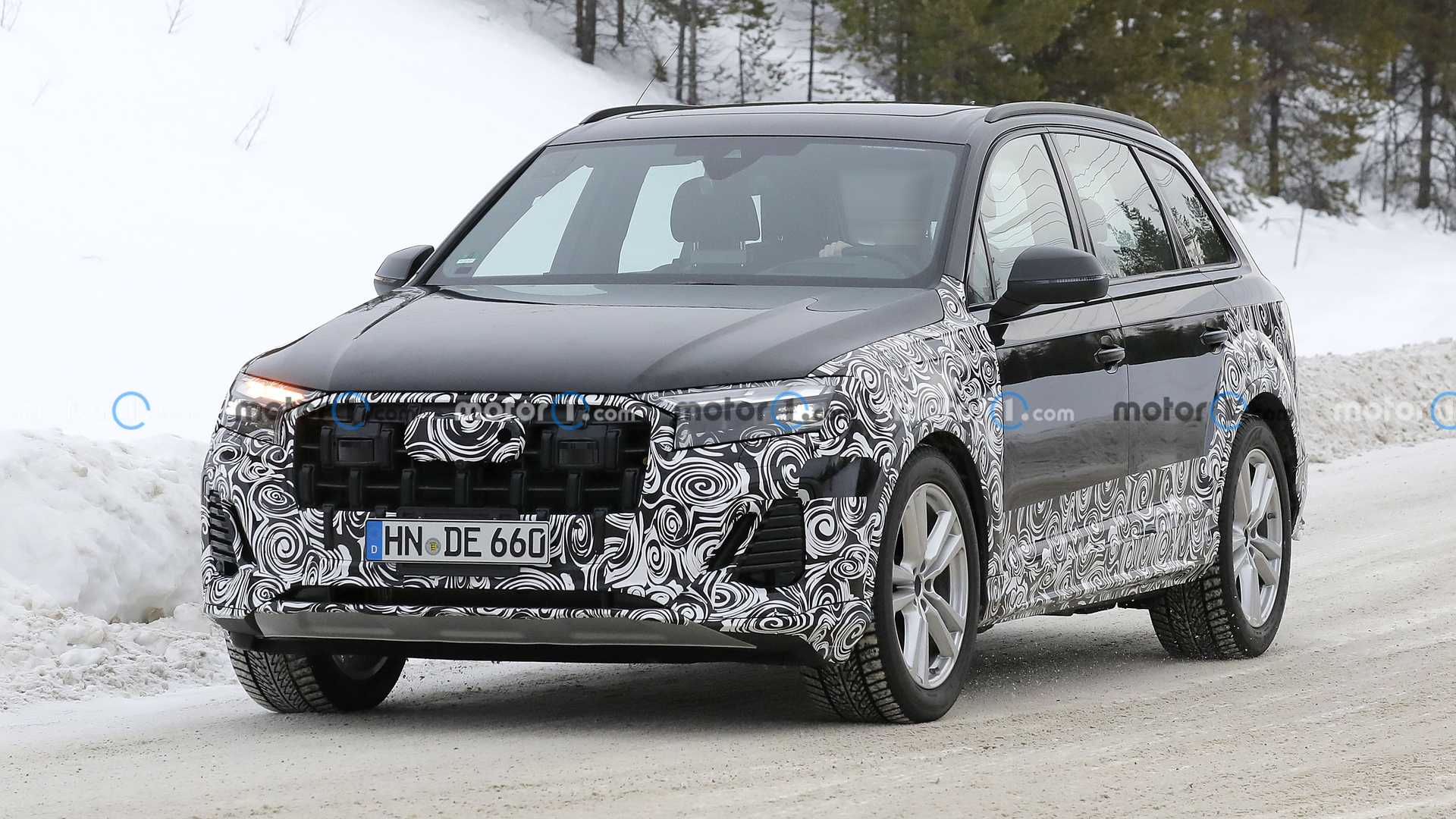 Featured image for Spy Video Reveals 2024 Audi Q7 Facelift in Action
