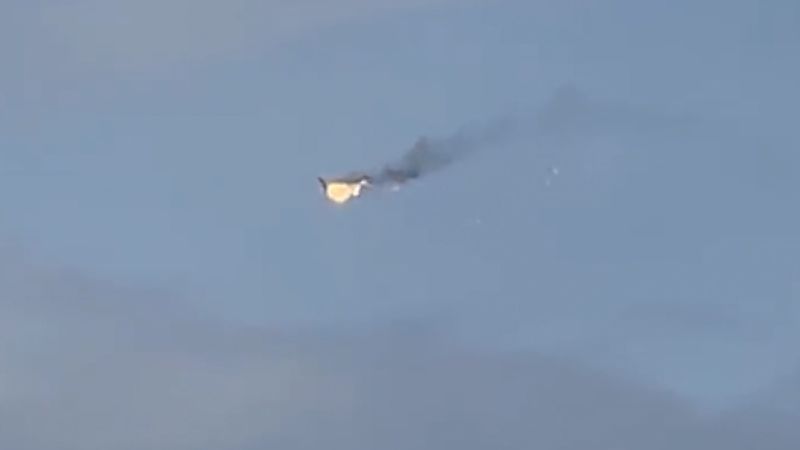 Russian fighter jet explodes mid-flight, caught on camera.