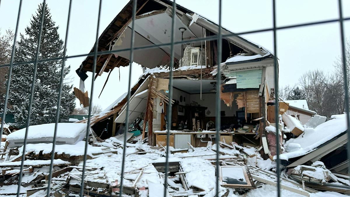 "Community Unites to Rebuild Home Destroyed in 30-Hour Standoff with Police Murderer"