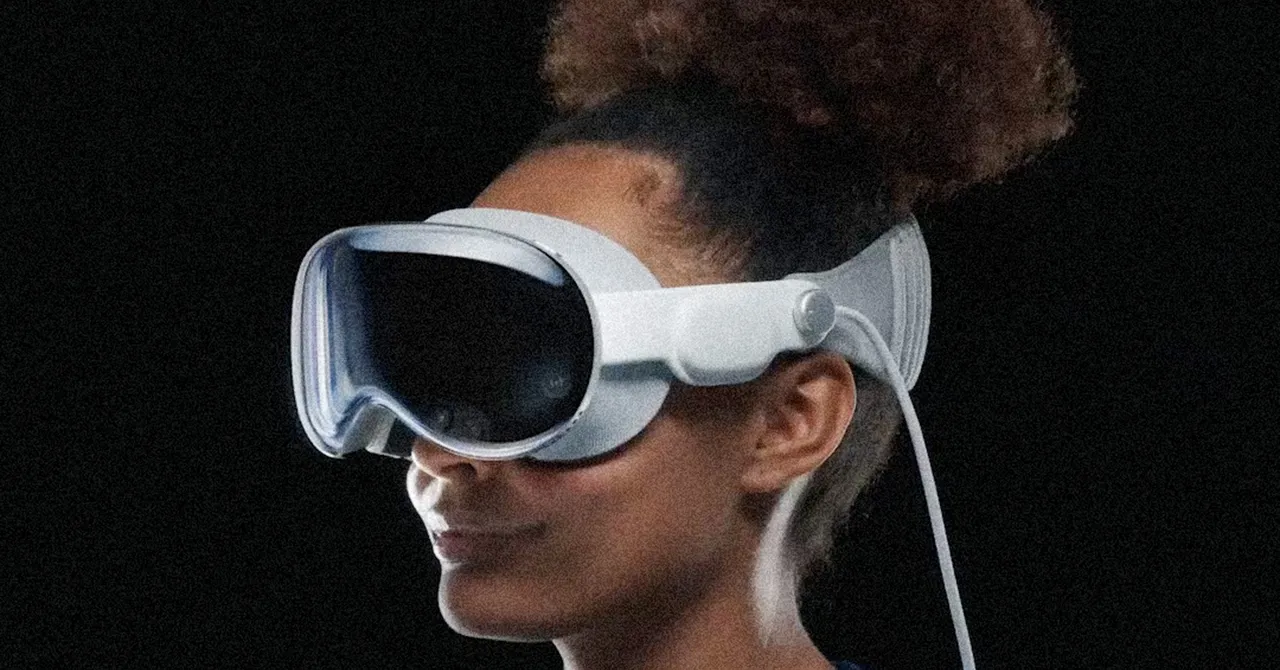 Featured image for Apple shifts focus from VR headsets to smart glasses amid rising competition