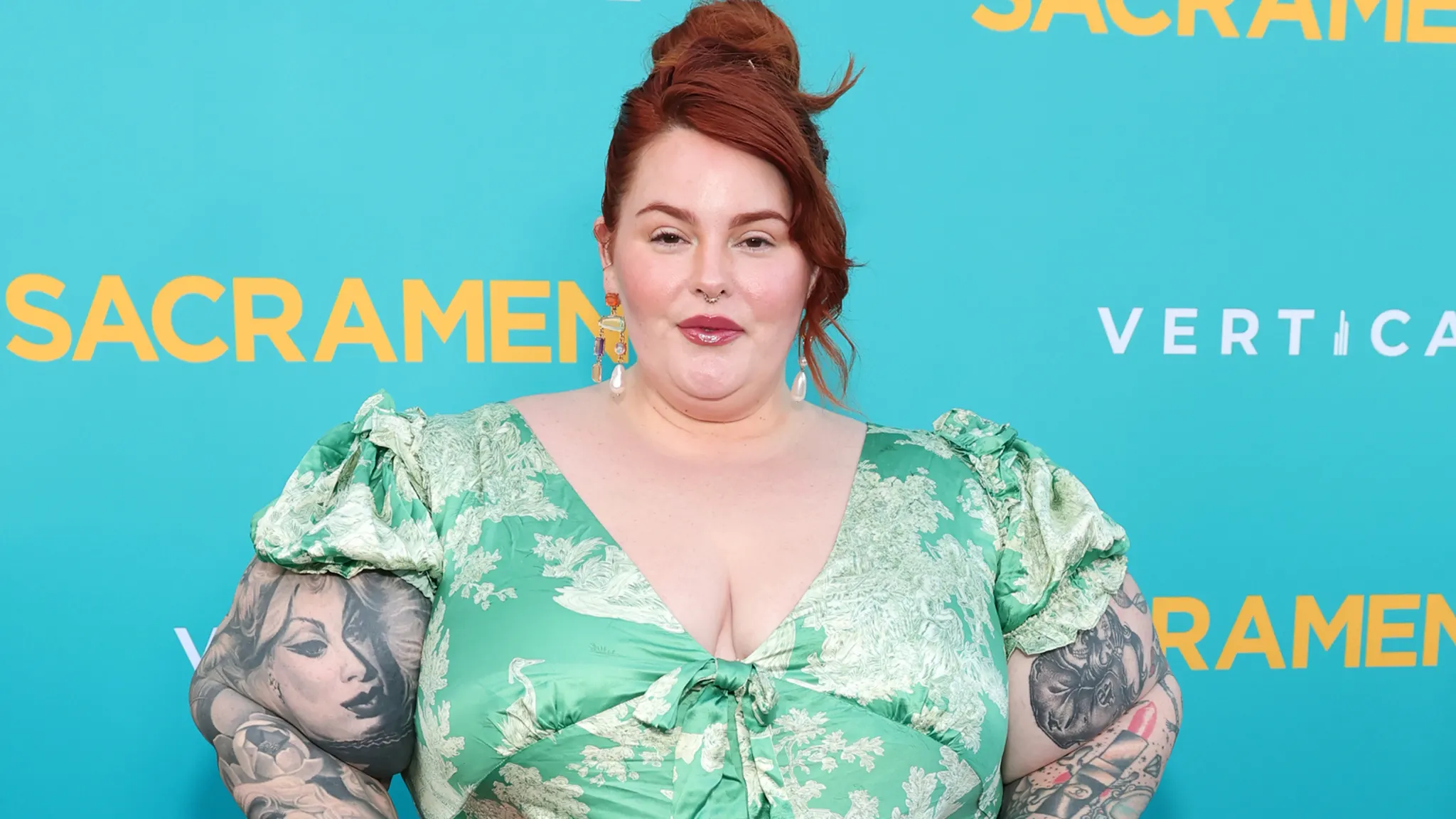 Featured image for Tess Holliday Alleges Fat-Shaming Incident by United Flight Attendant