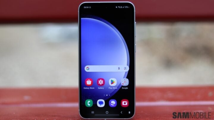 Featured image for Samsung's Ambitious Roadmap: Smaller Galaxy S Ultra to Challenge iPhone Pro