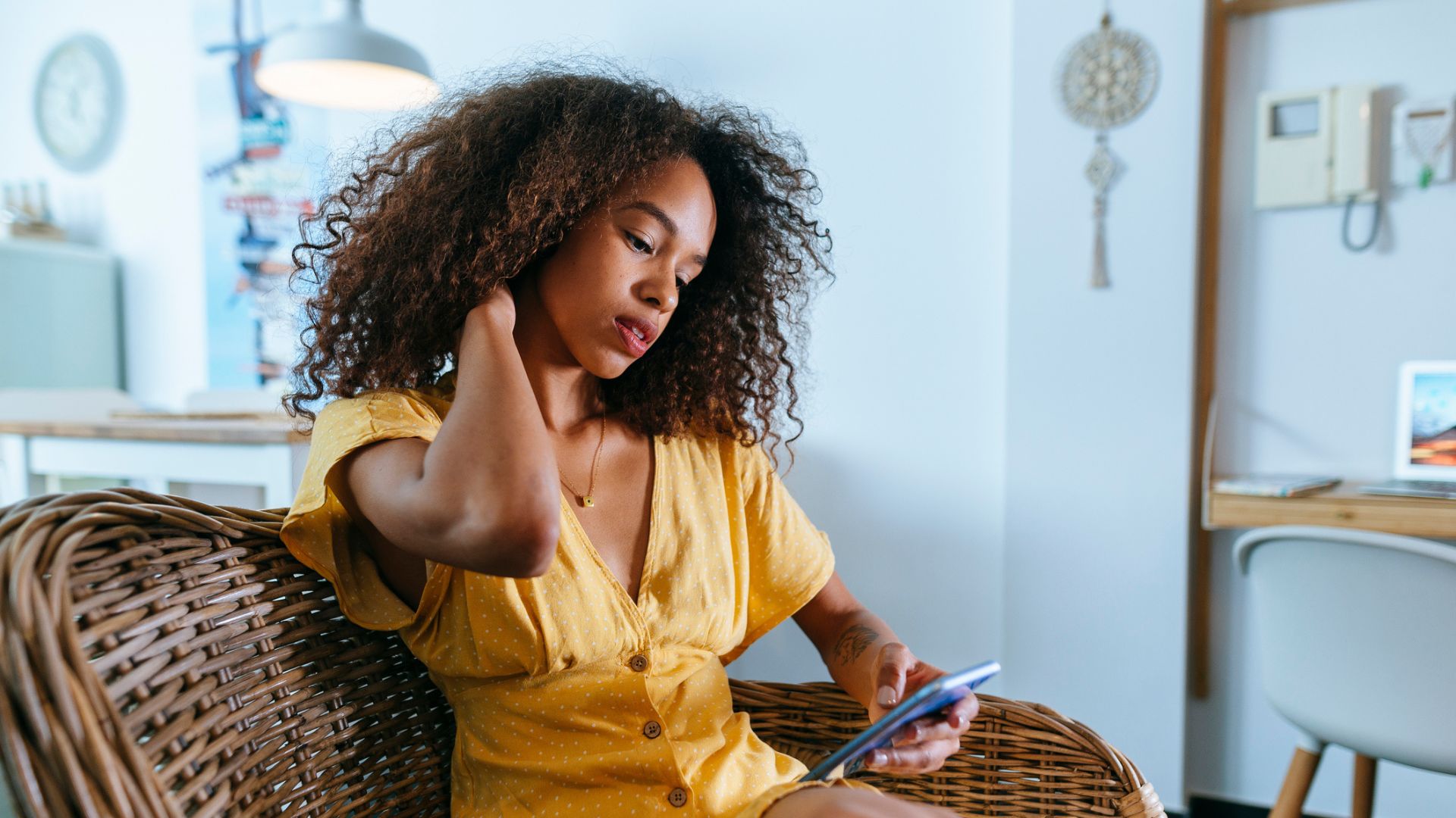 Featured image for Physical Therapist Identifies Four Lifestyle Factors Causing Poor Posture and How to Fix Them