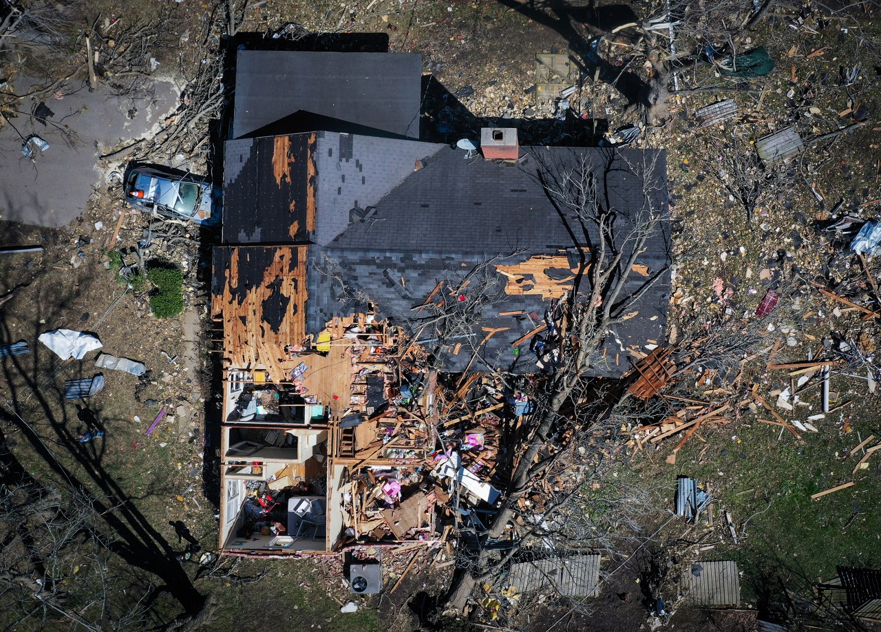 Tornadoes wreak havoc across US Midwest and South, leaving death and destruction in their wake.