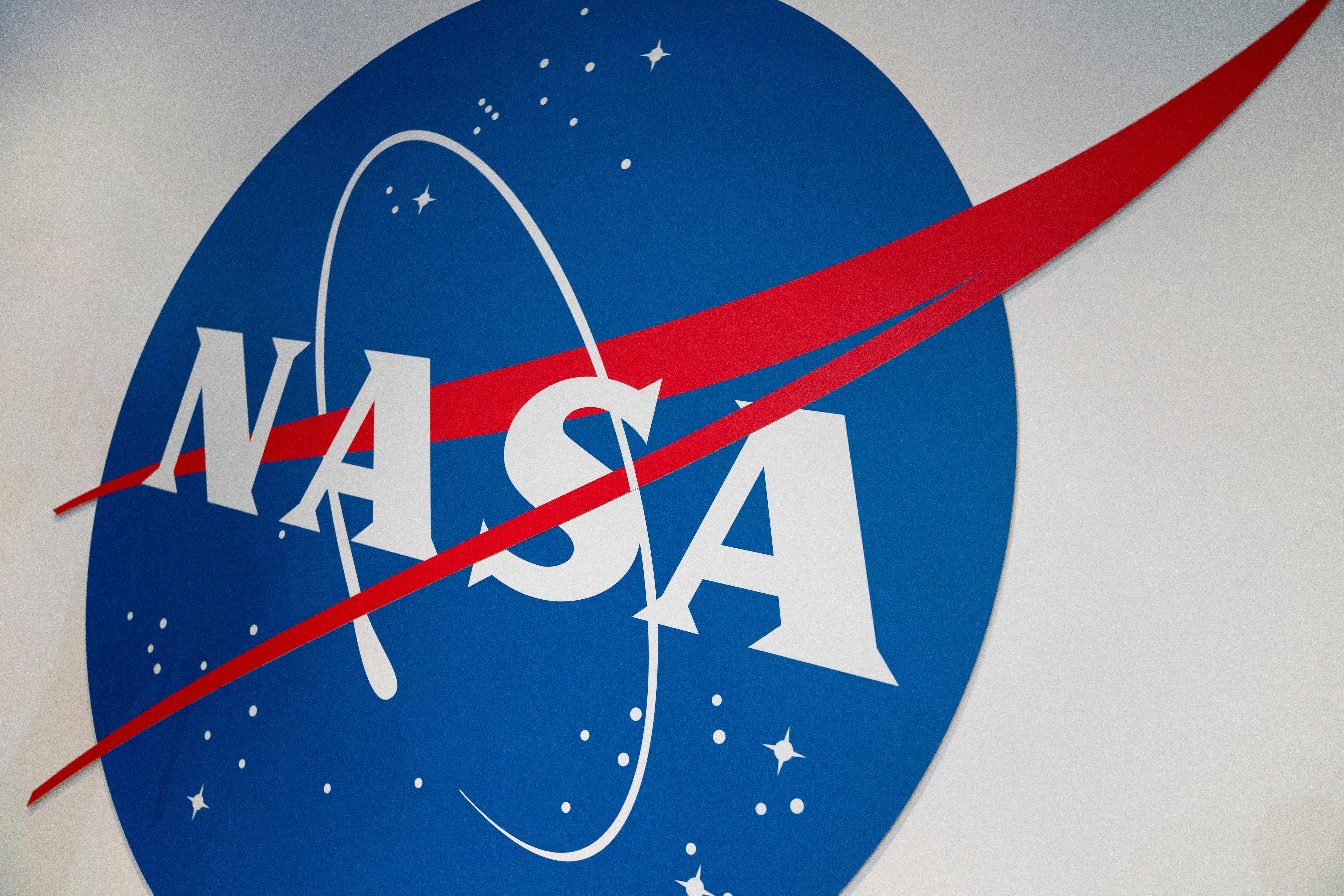 "NASA's Artemis Moon Missions Face Ongoing Delays"