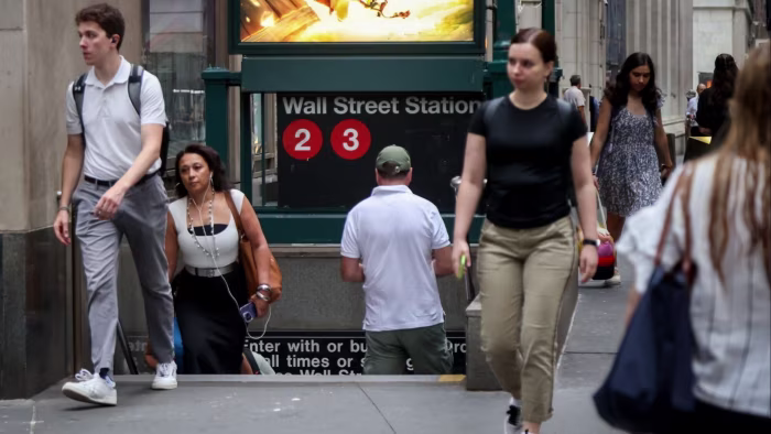 US Economy's Hidden Fragility Amidst Concerns