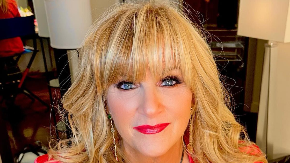 Featured image for Trisha Yearwood's Stunning New Haircut with Bangs Steals the Show