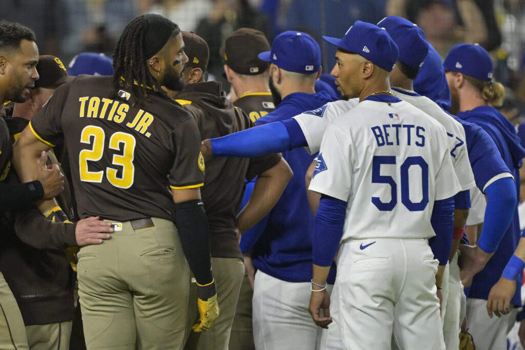 Featured image for Dodgers and Padres Clash in Intense NL West Race