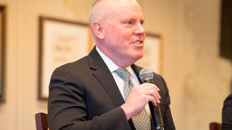 Amazon executive replaces Bob Smith as CEO of Jeff Bezos' Blue Origin
