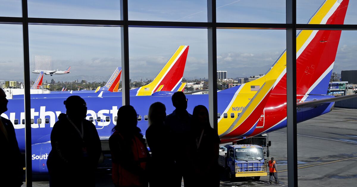Southwest Pilot Climbs Through Cockpit Window to Regain Access to Flight Deck